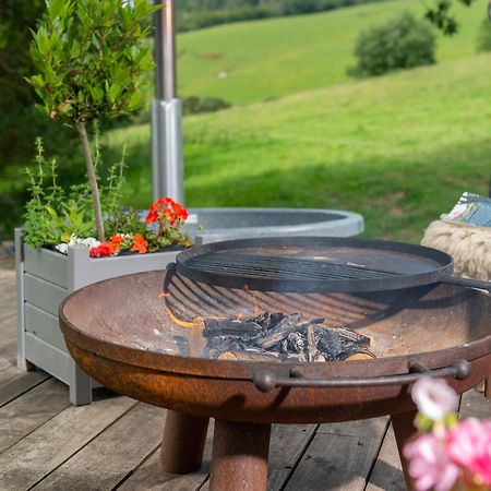 Tilbury Shepherd Huts With Hot Tubs Plus Holiday Cottages West Bagborough 外观 照片