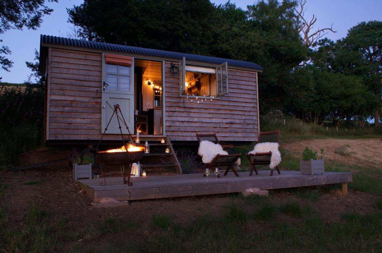 Tilbury Shepherd Huts With Hot Tubs Plus Holiday Cottages West Bagborough 外观 照片