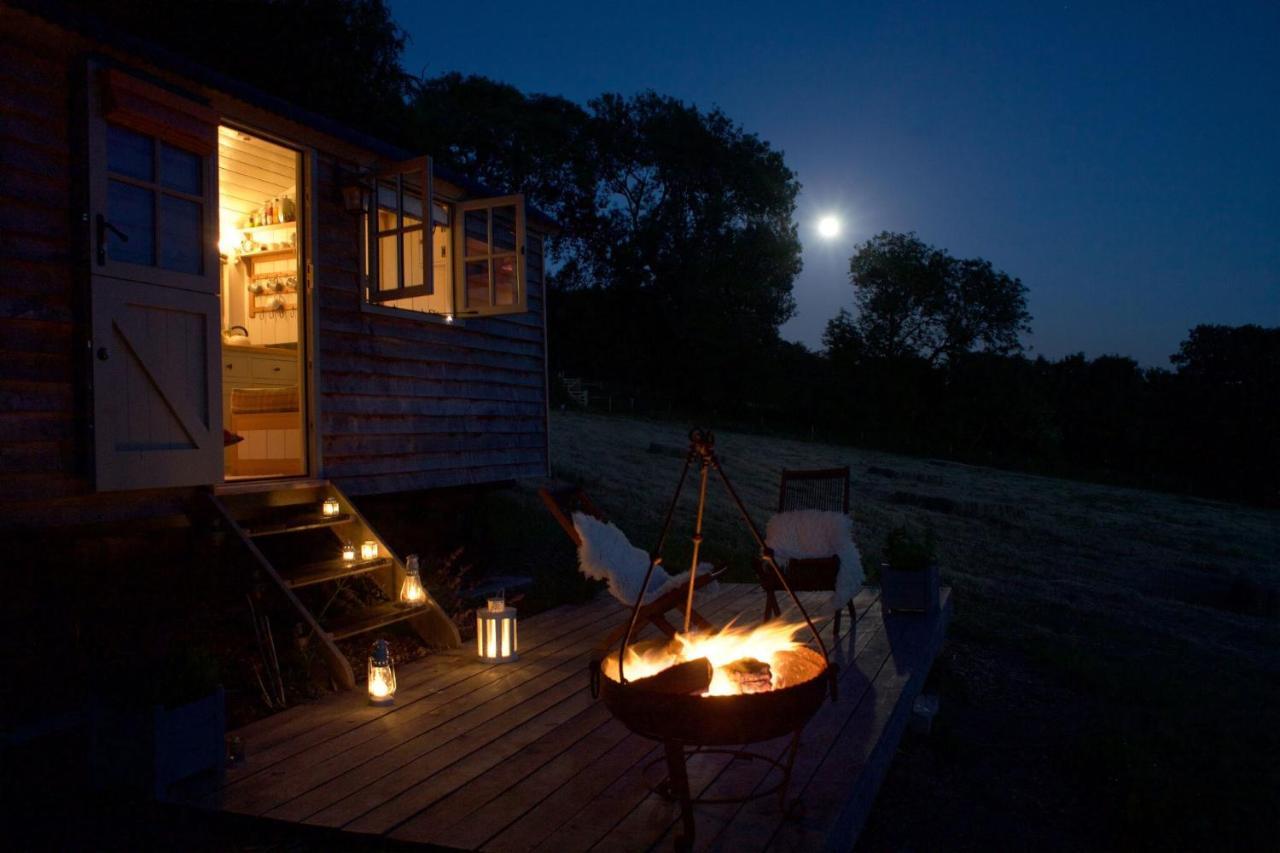 Tilbury Shepherd Huts With Hot Tubs Plus Holiday Cottages West Bagborough 外观 照片