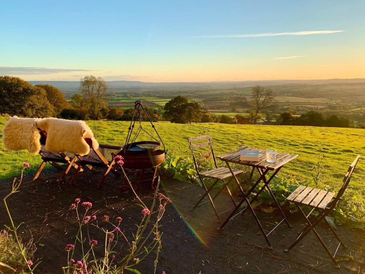 Tilbury Shepherd Huts With Hot Tubs Plus Holiday Cottages West Bagborough 外观 照片