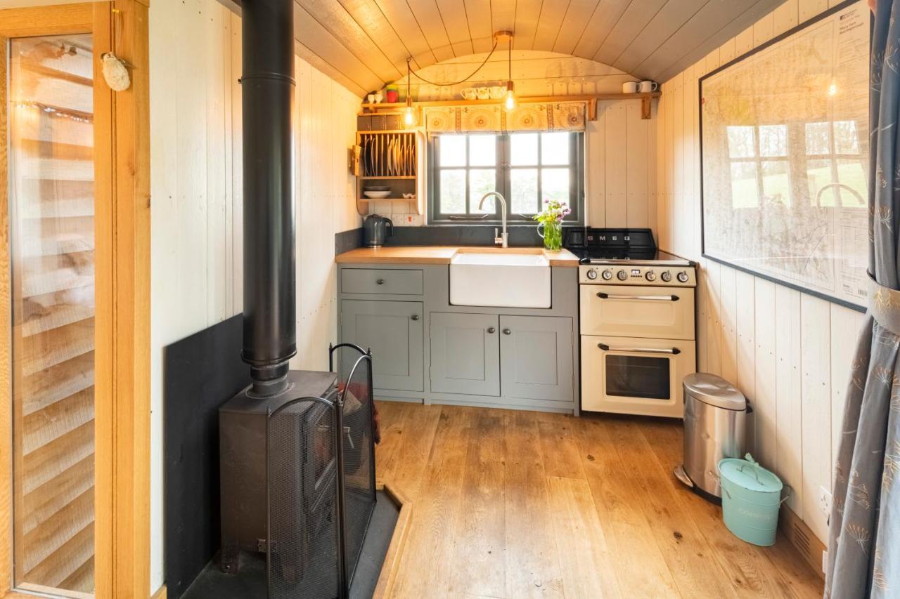 Tilbury Shepherd Huts With Hot Tubs Plus Holiday Cottages West Bagborough 外观 照片