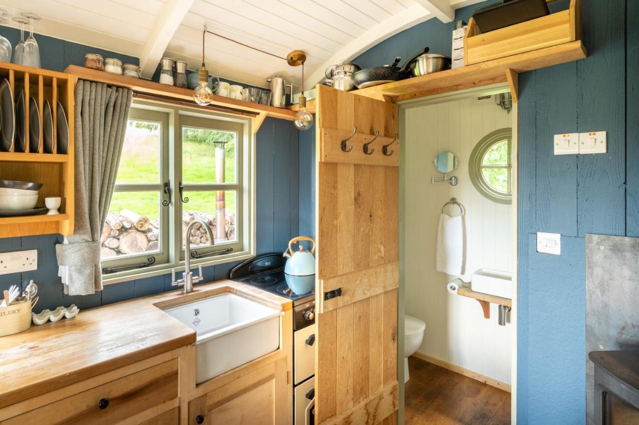 Tilbury Shepherd Huts With Hot Tubs Plus Holiday Cottages West Bagborough 外观 照片