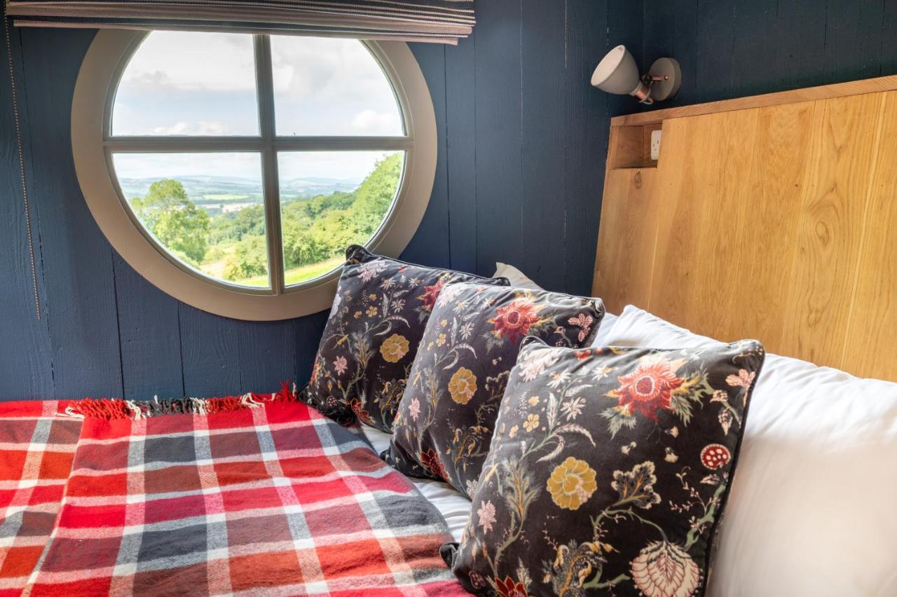 Tilbury Shepherd Huts With Hot Tubs Plus Holiday Cottages West Bagborough 外观 照片
