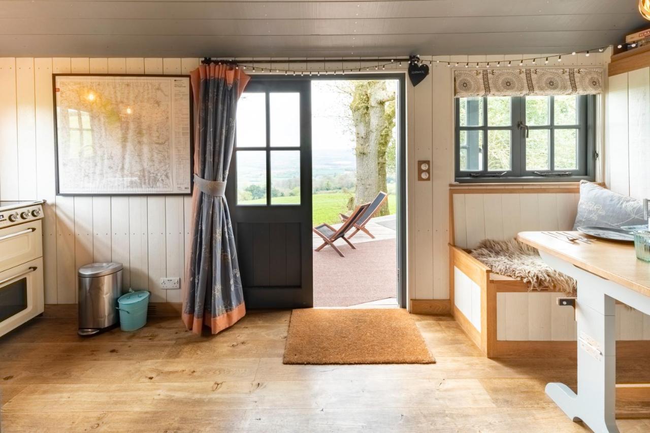 Tilbury Shepherd Huts With Hot Tubs Plus Holiday Cottages West Bagborough 外观 照片