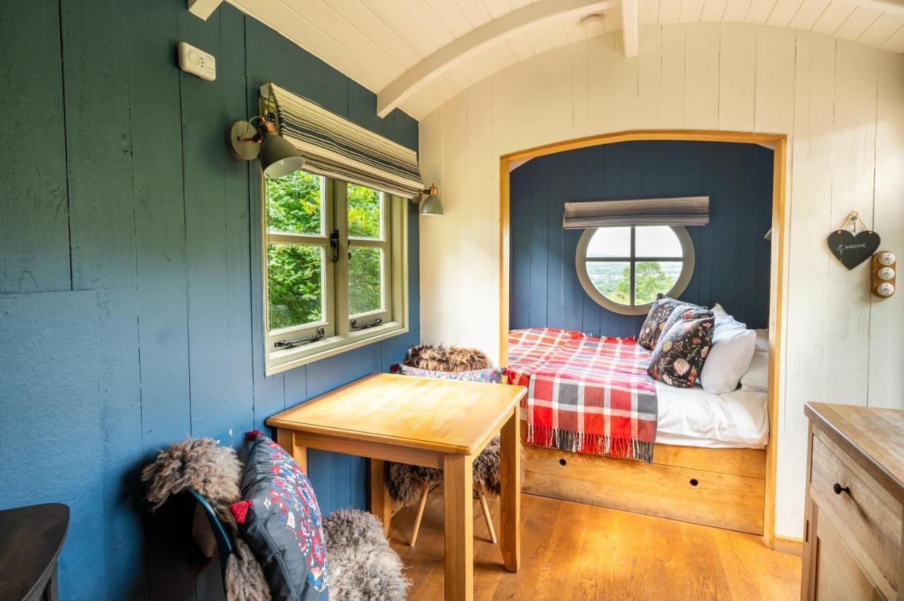 Tilbury Shepherd Huts With Hot Tubs Plus Holiday Cottages West Bagborough 外观 照片