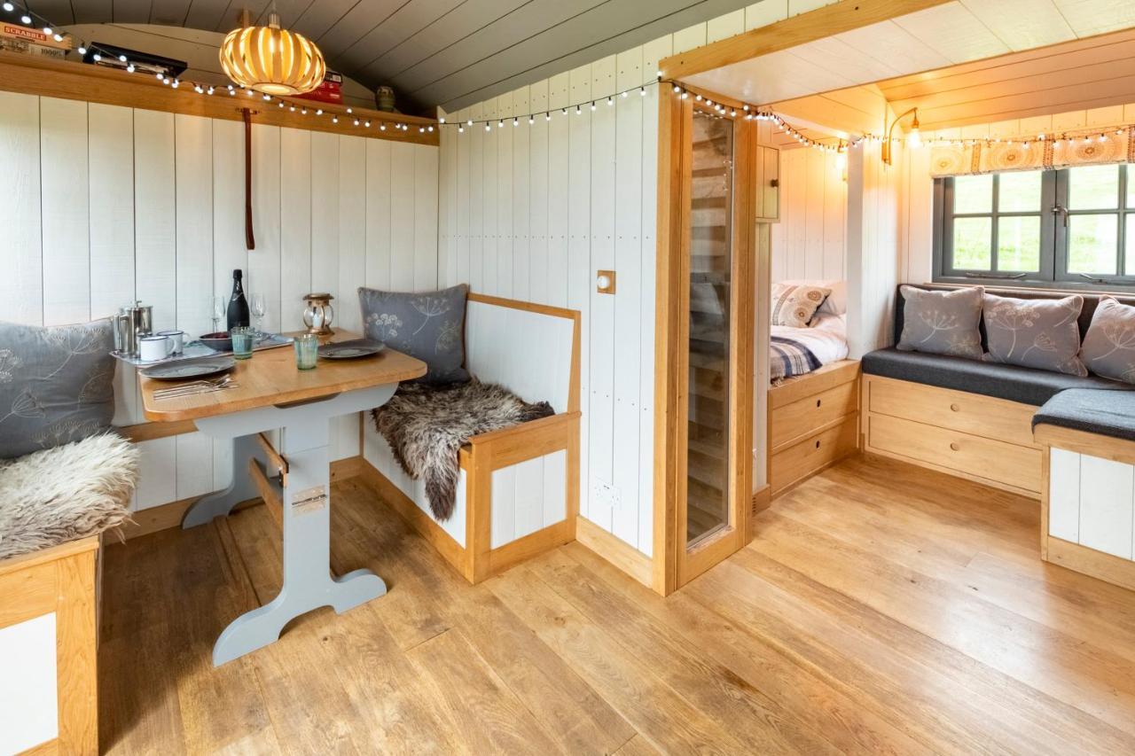 Tilbury Shepherd Huts With Hot Tubs Plus Holiday Cottages West Bagborough 外观 照片