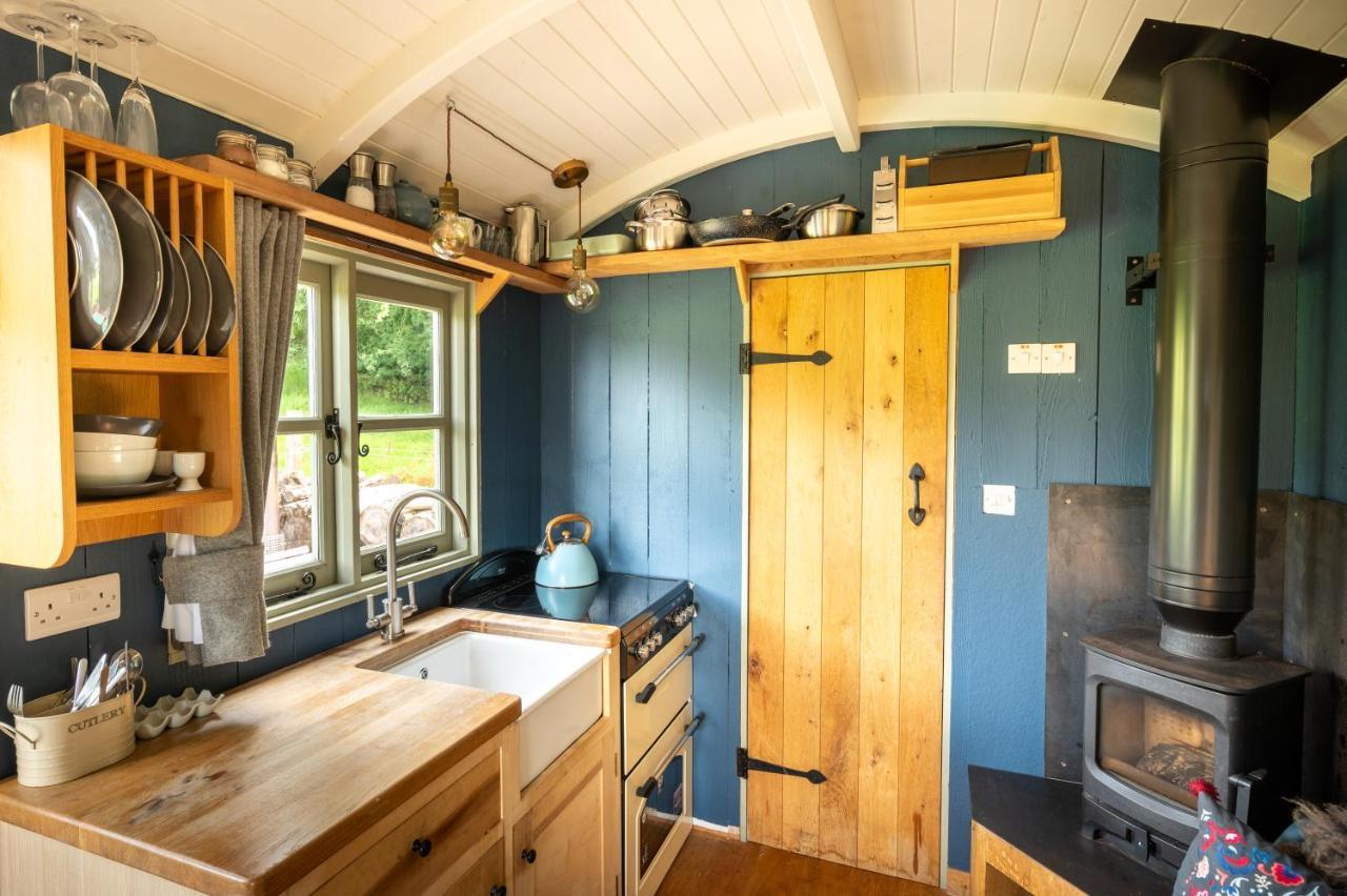 Tilbury Shepherd Huts With Hot Tubs Plus Holiday Cottages West Bagborough 外观 照片