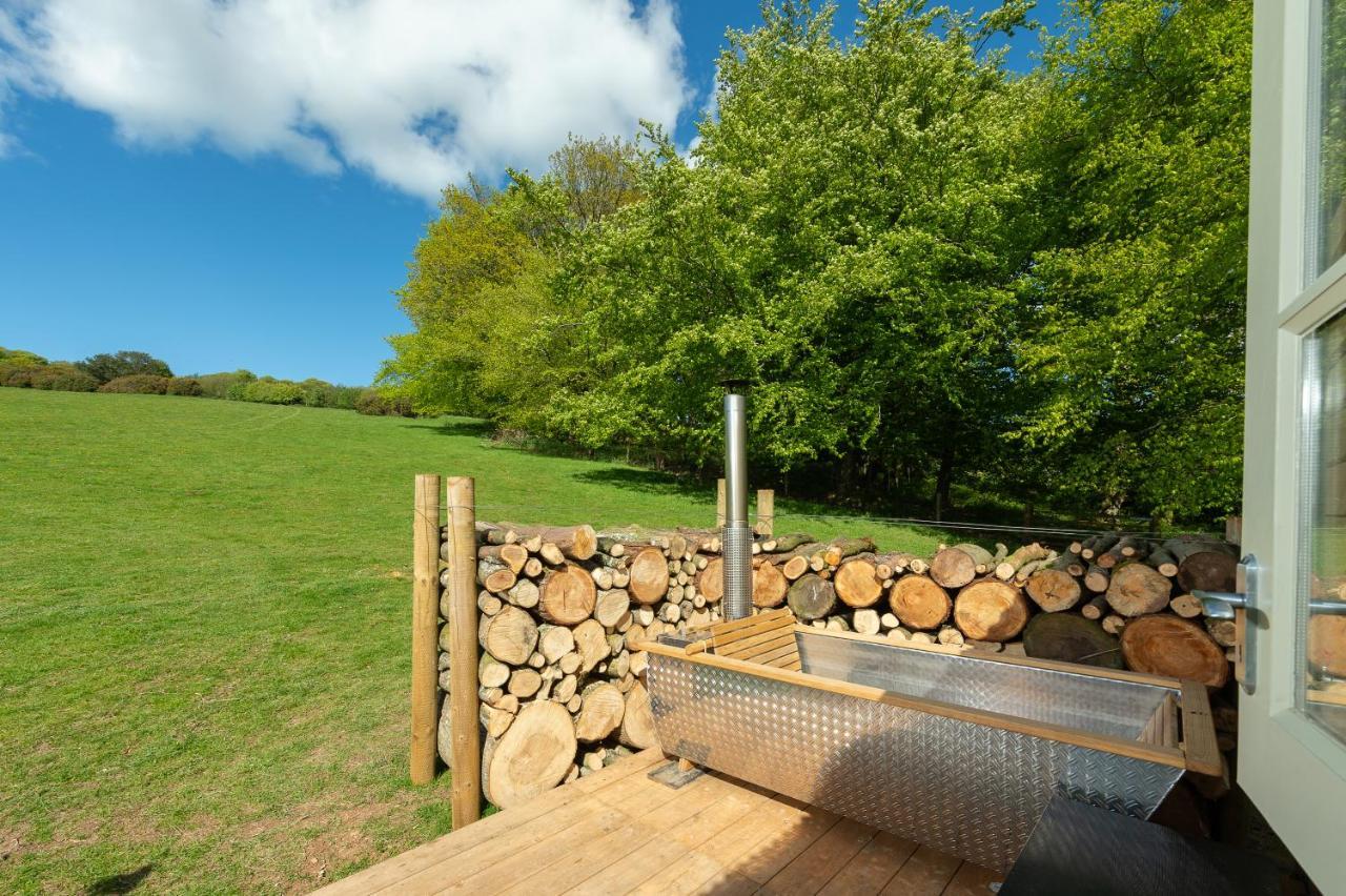 Tilbury Shepherd Huts With Hot Tubs Plus Holiday Cottages West Bagborough 外观 照片