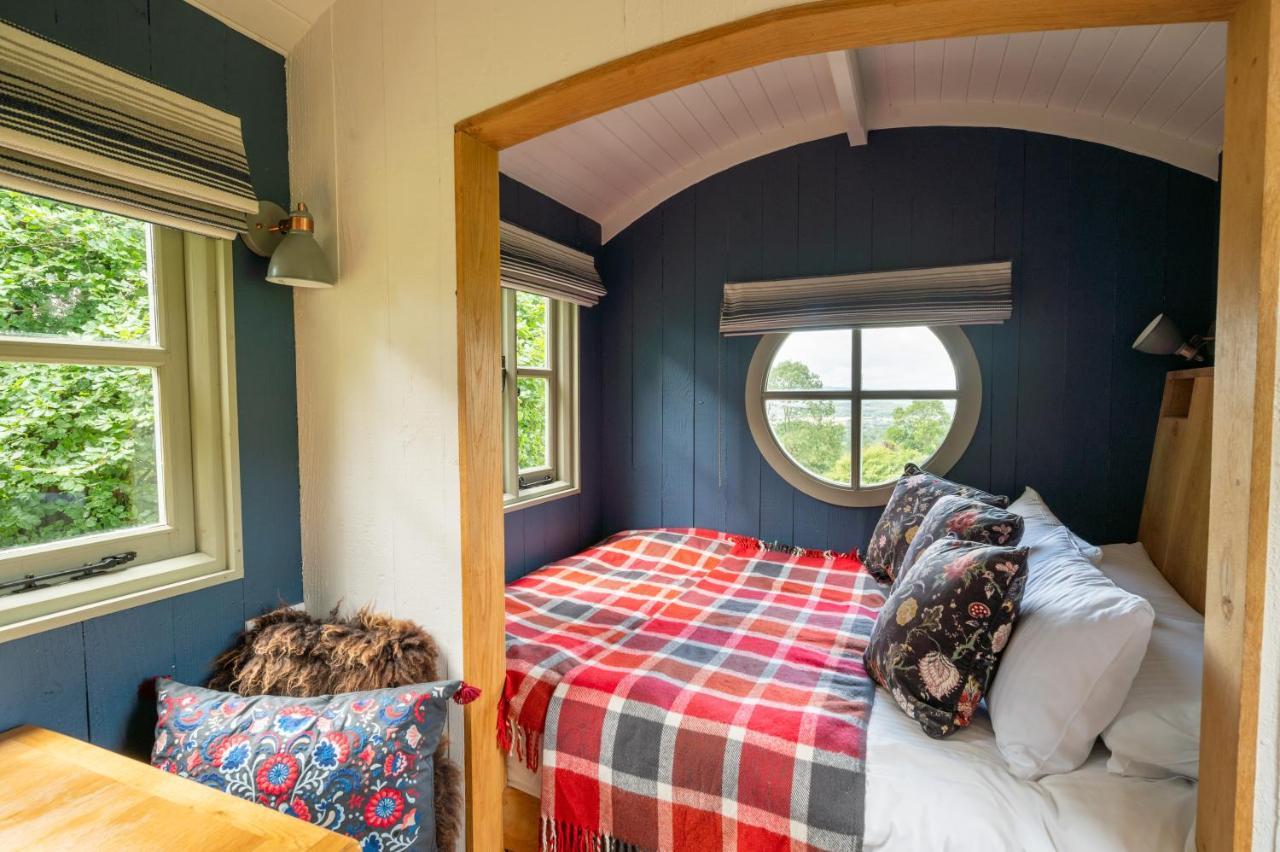 Tilbury Shepherd Huts With Hot Tubs Plus Holiday Cottages West Bagborough 外观 照片